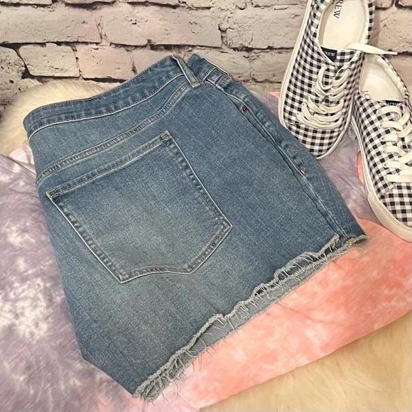 OLD NAVY OG STRAIGHT HIGH WAIST JEAN SHORTS PLUS SZ 24W - Picture 5 of 11